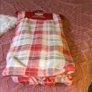 Holiday Time Oversized Plush Throw - Red and White